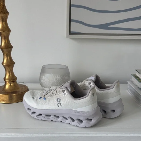 On Running Cloudtilt Running Shoes in Sand/Lavender - Picture 3 of 5